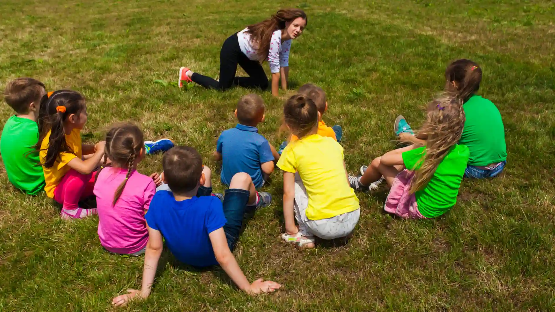 Los reflejos primitivos son respuestas motoras automáticas esenciales durante el primer año de vida